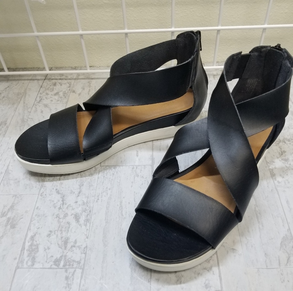 Universal Thread Black Hummingbird Sandals sz 10